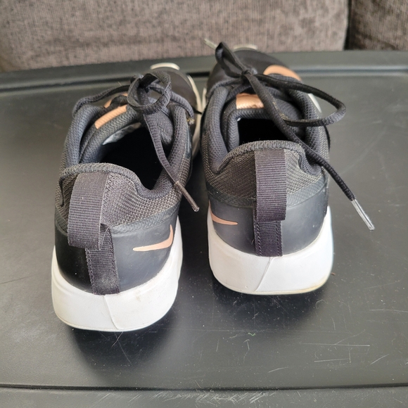 Nike Vapor Lite tennis shoes, Black And Rose Gold SZ 10.5 - Picture 4 of 5